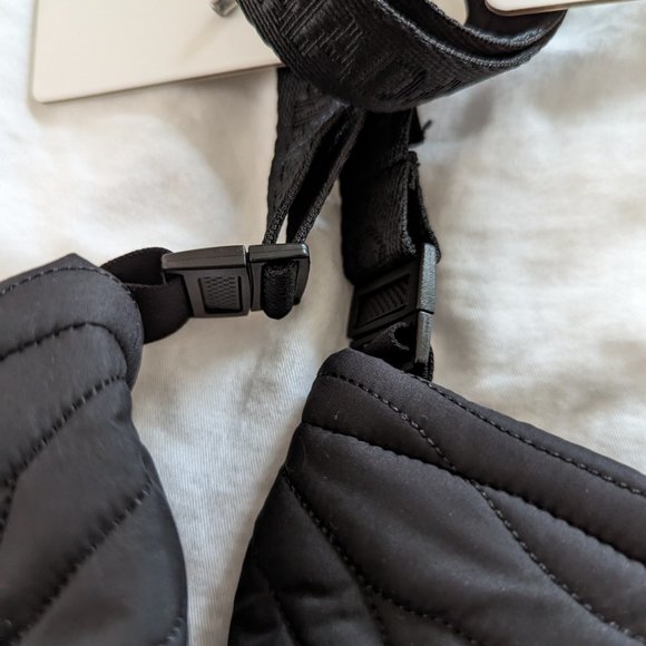 Lululemon Team Canada Quilted Mittens on String COC Logo, Black / Maple Metamorp - Picture 8 of 8